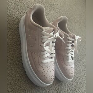 Nike Women's light Pink Sneakers